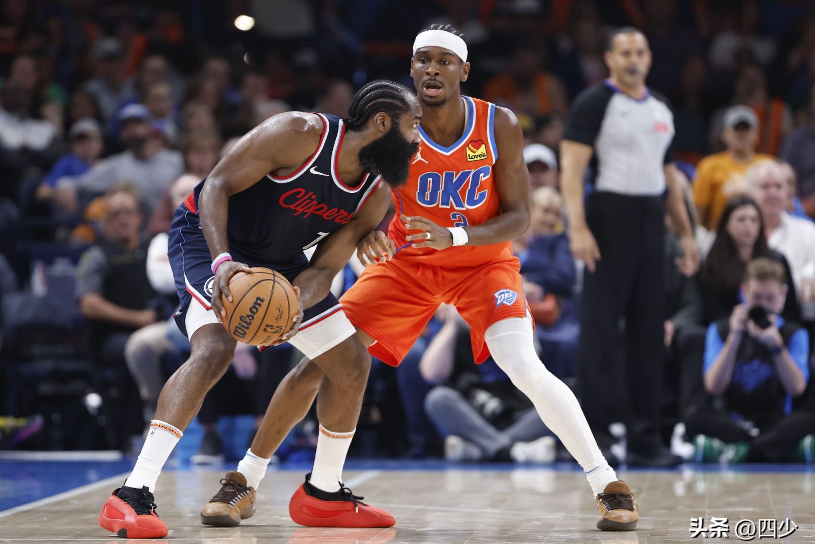 圣安东尼奥马刺迎国王杯关键赛，赛前防线松动，震撼外界，更衣室氛围转暖(皇马14冠夺冠球迷纪念)-英雄联盟全球总决赛